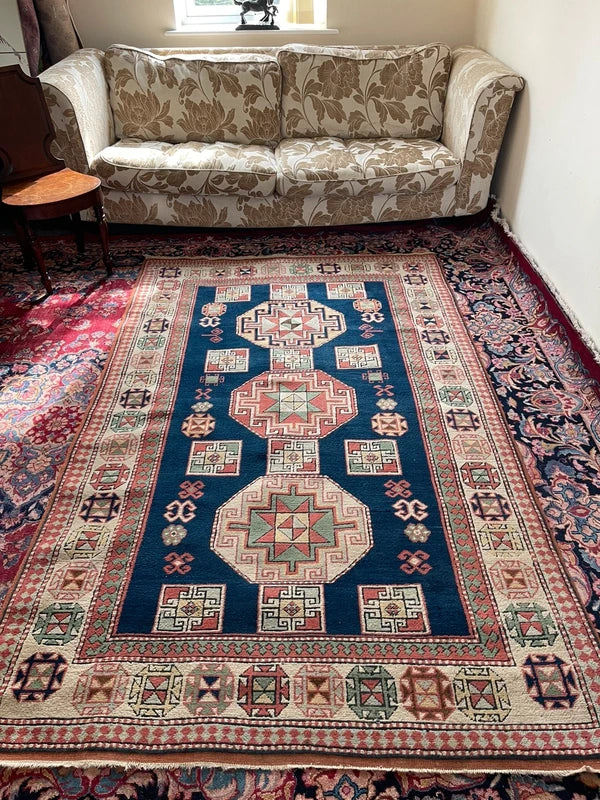 Vintage geometric wool rug, Turkish/Caucasian style 230 x 145 cm — photograph 2