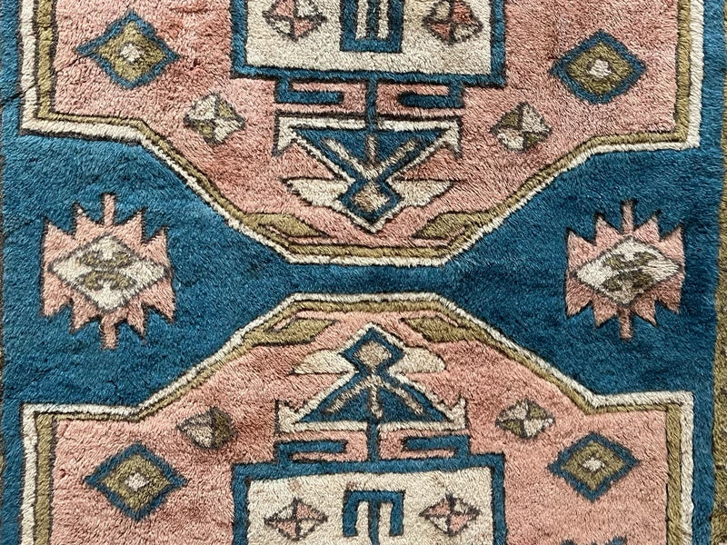 Large Vintage Turkish Geometric Rug 230 x 157 cm — photograph 9