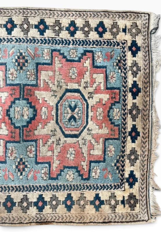 Vintage Hand-Knotted Wool Rug 126 x 72 cm – Caucasian Geometric Design — photograph 7