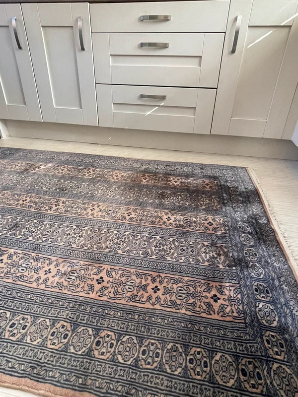 Handmade Hand Knotted Bokhara Style Wool Rug 180 x 136 cm — photograph 11