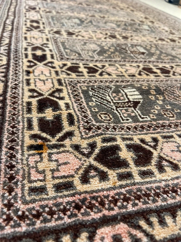 Traditional tribal-style rug 160x96cm | geometric animal motif | fringed — photograph 9