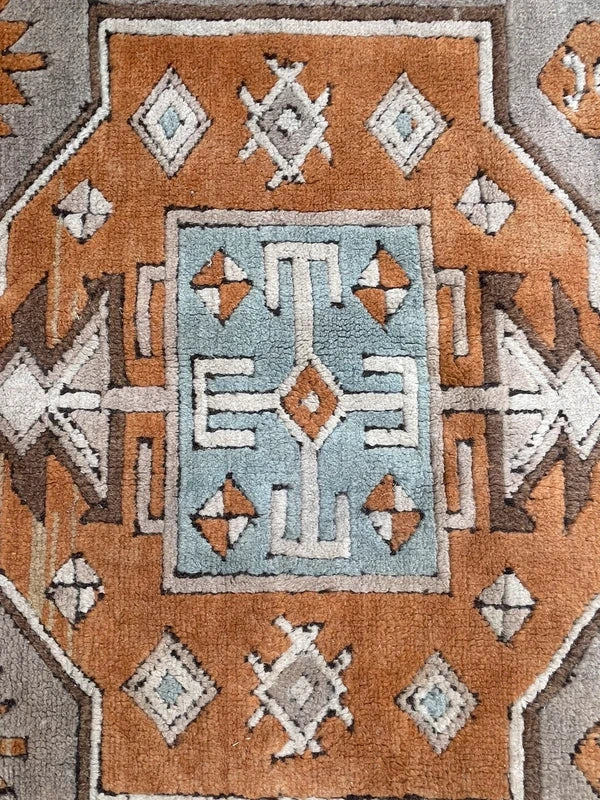 Vintage Hand Knotted Wool Rug 195x133cm – Kazak Caucasian Style — photograph 10