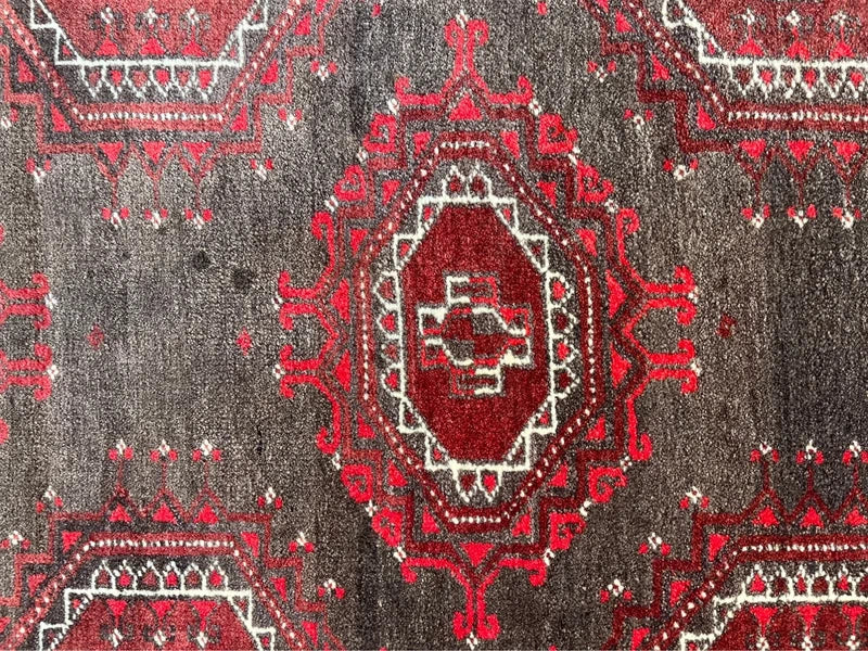 Vintage Afghan Baluch Hand-Knotted Wool Rug Tribal Elephant Foot Design 194 × 133 cm (6'4" × 4'4") — photograph 7