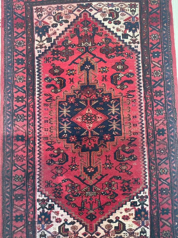 Hand knotted vintage Anatolian style wool rug 154 x 98 cm — photograph 1