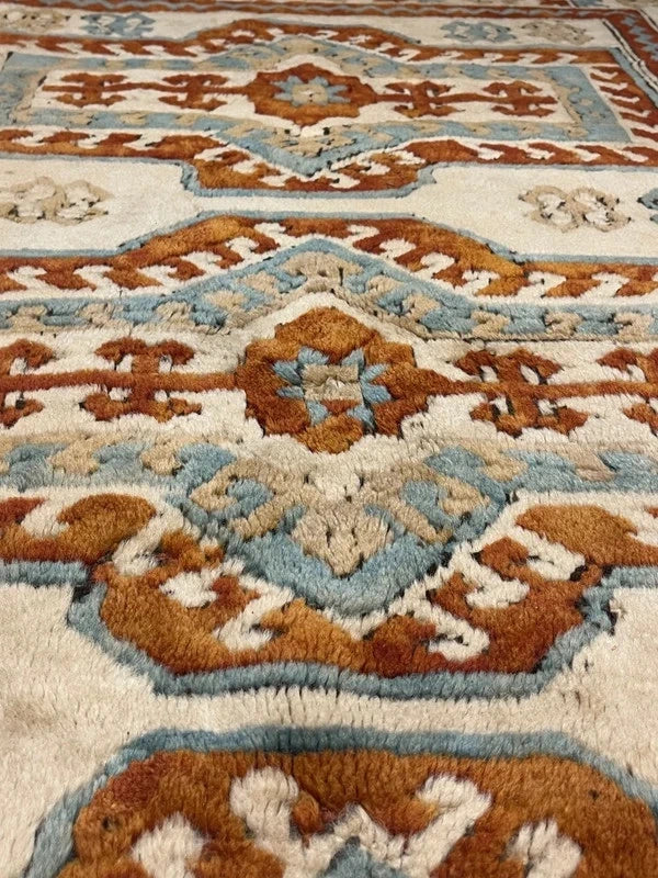 Hand-kontted Wool Kazak / Caucasian Style Rug – Rust & Blue – 202 × 138 cm — photograph 2