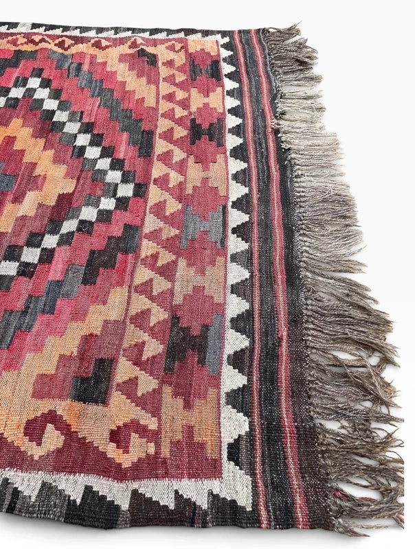 Vintage Handwoven Kilim Rug 203 × 112 cm – Tribal Geometric Wool Flatweave — photograph 12