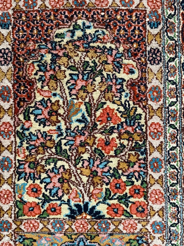 Hand Knotted Kashmir Silk Runner Rug 127x47cm – Tree of Life Floral Vintage — photograph 9