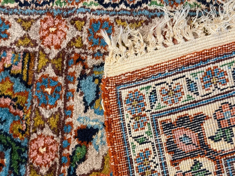 Hand Knotted Kashmir Silk Runner Rug 127x47cm – Tree of Life Floral Vintage — photograph 11