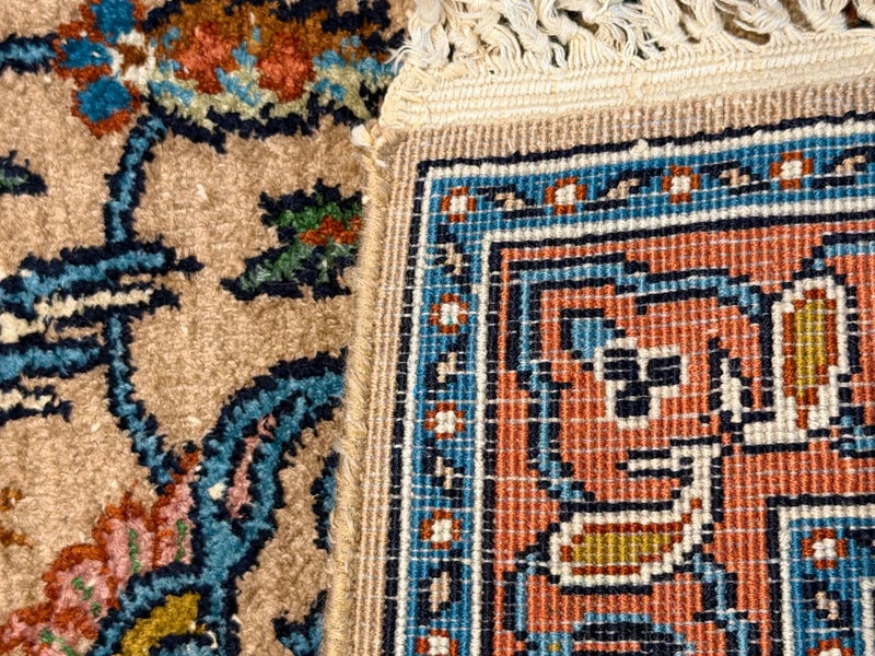 Vintage Kashmir Silk Runner Rug 122x49cm Hand Knotted Bird & Vase — photograph 15