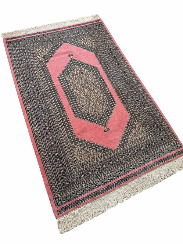 Vintage Hand Knotted 100% Wool Pakistan Rug 193 x 131 cm Pink — photograph 5