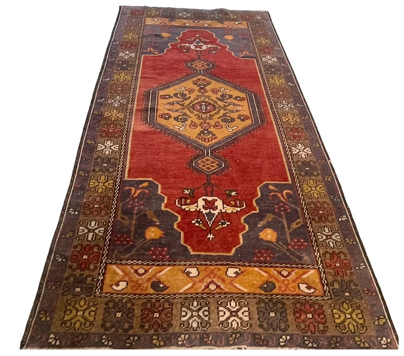 Vintage hand-knotted Anatolian rug 185x100 cm – tribal wool runner — photograph 5