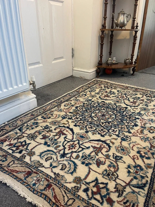 Small Hand Knotted Persian Nain/Isfahan-type Rug 142x91cm Blue Cream Wool Carpet — photograph 2