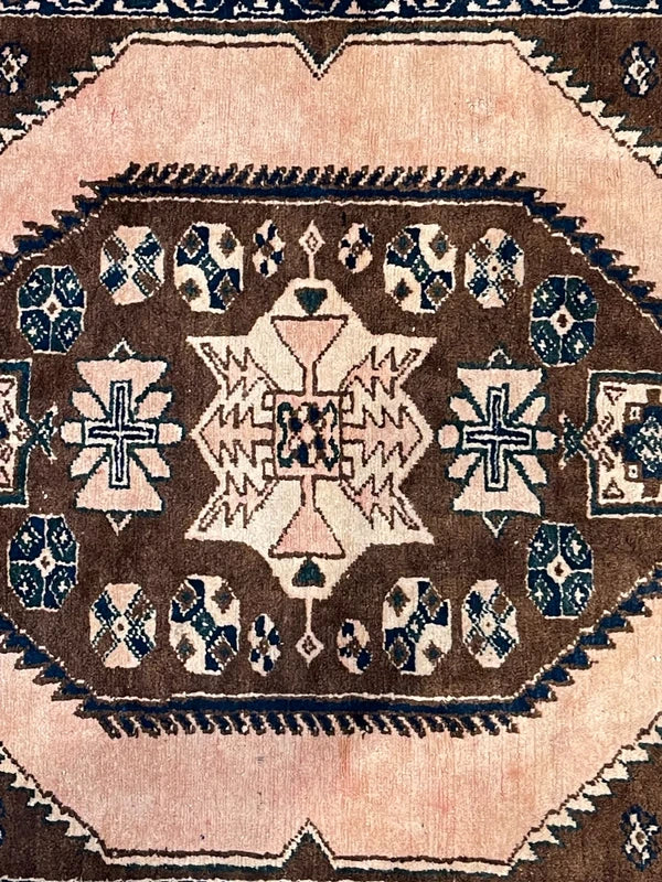 Vintage tribal Kazak-style rug – 200 x 144 cm – brown/ivory & navy — photograph 9