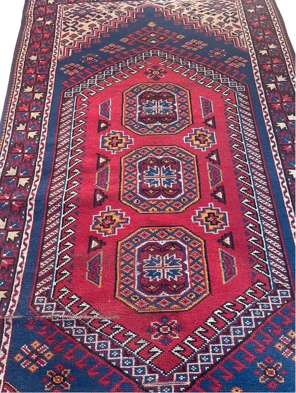 Vintage Oriental Persian tribal Rug200×110cm (6'7" × 3'7") Hand-Knotted Wool Gallery Mat c.70s — photograph 2