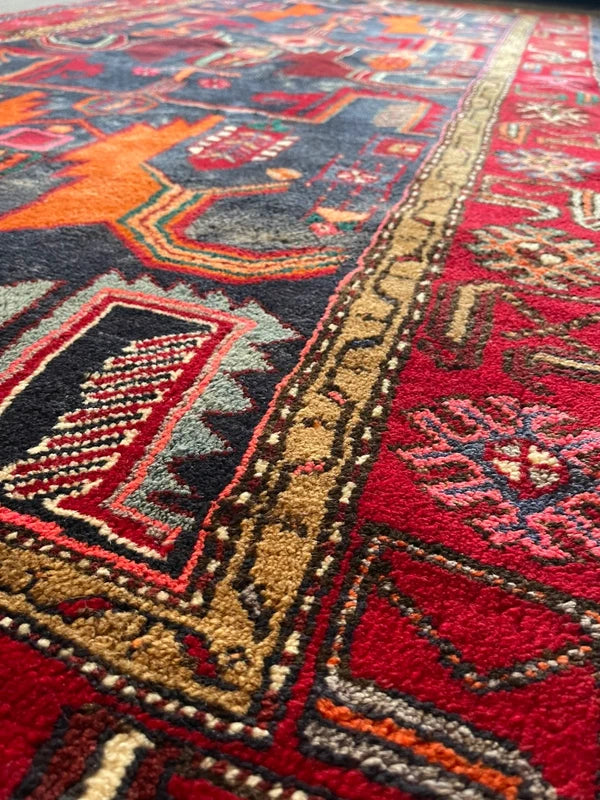 Vintage Persian Hamadan Rug – 140 x 200 cm — photograph 4