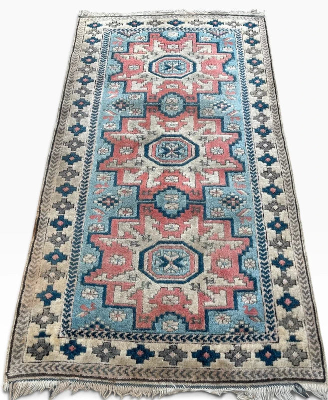 Vintage Hand-Knotted Wool Rug 126 x 72 cm – Caucasian Geometric Design — photograph 3