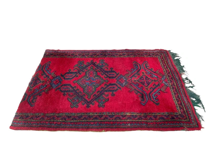 Vintage Turkish Hand Knotted Wool Village Rug 140 × 91 cm – Eastern Anatolian Tribal — photograph 6