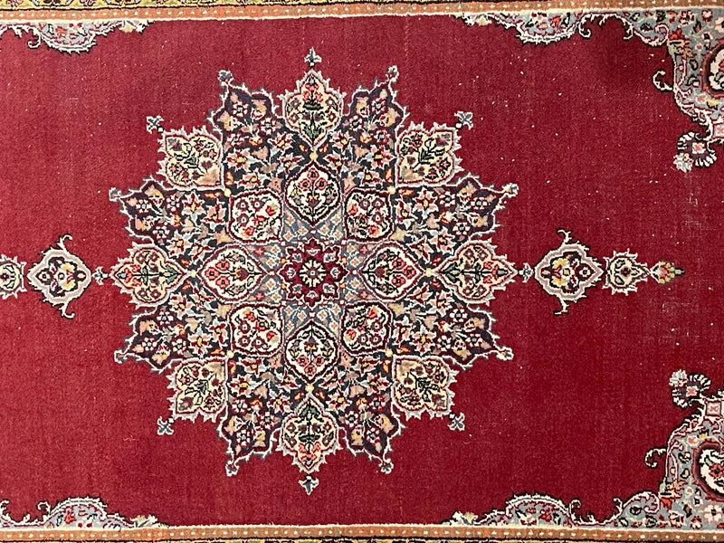 Hand-Knotted Vintage Persian Style Rug 157 x 91 cm | Red Medallion | Wool on Cotton — photograph 5