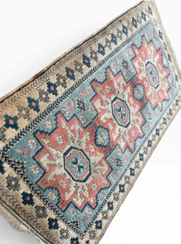 Vintage Hand-Knotted Wool Rug 126 x 72 cm – Caucasian Geometric Design — photograph 6