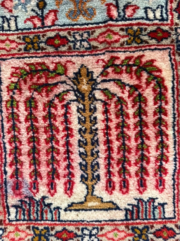 Persian Hand Knotted Wool Bakhtiari Garden Rug 111x178cm — photograph 5