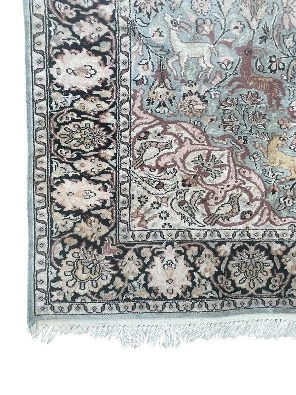 Hand-Knotted Silk Persian Style Rug – Hunting Design – 183 × 125 cm — photograph 10