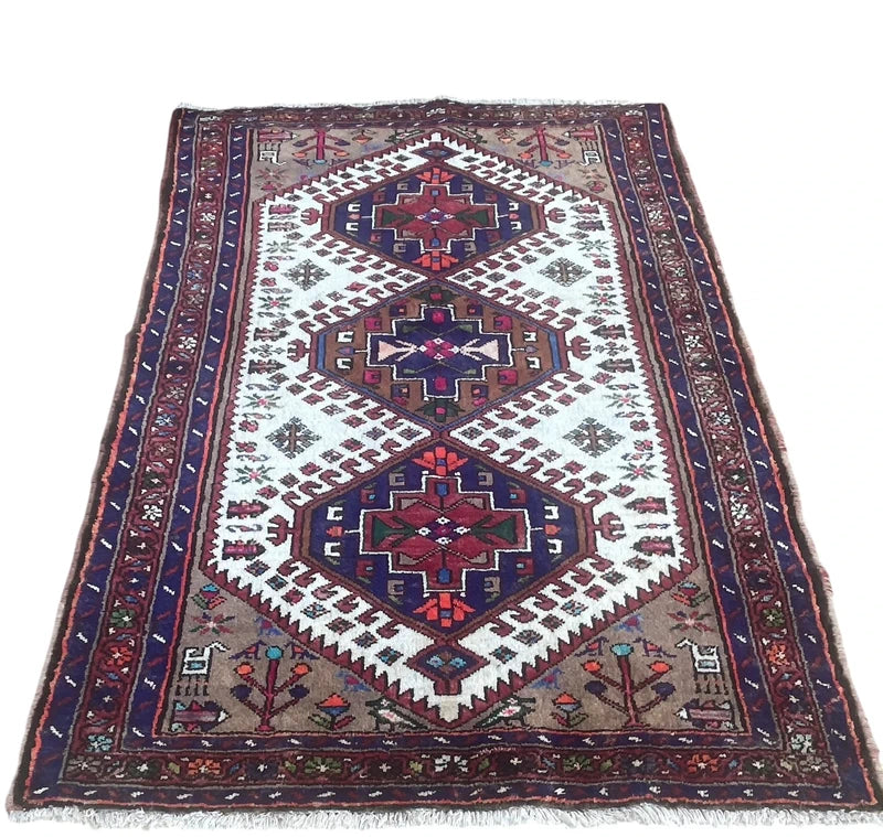 Vintage Persian Handmade Wool Rug – 145 x 102 cm – Tribal Geometric Design — photograph 1