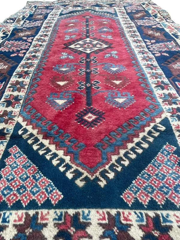 Vintage Hand Knotted Tribal Rug 246 x 141 cm Wool — photograph 8
