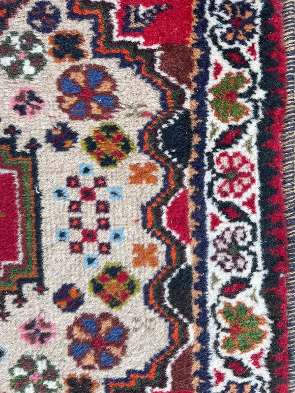 Small Hand Knotted Persian Tribal Rug 132x75cm Wool Qashqai Style — photograph 6