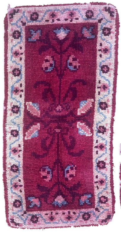 Set of 4 Vintage Handmade Wool Rugs – Matching Pink Burgundy Floral Rugs — photograph 13