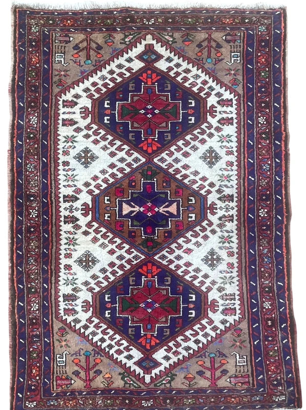 Vintage Persian Handmade Wool Rug – 145 x 102 cm – Tribal Geometric Design — photograph 6
