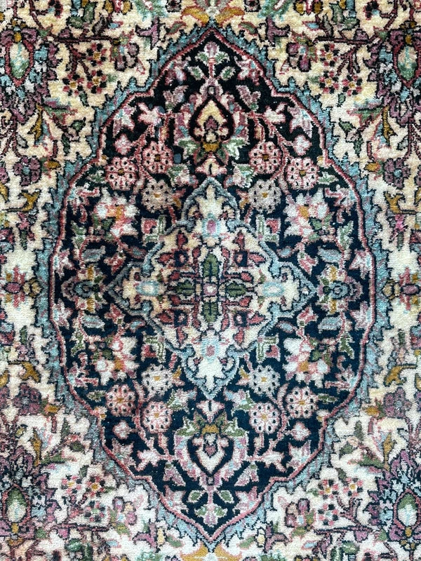 Fine Silk-Look Oriental Rug 89x165cm Cream Blue Medallion Carpet — photograph 6