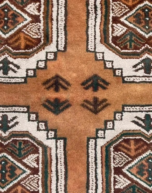 Vintage Tribal Hand-Knotted Wool Rug – Camel & Rust – 130 × 100 cm — photograph 3