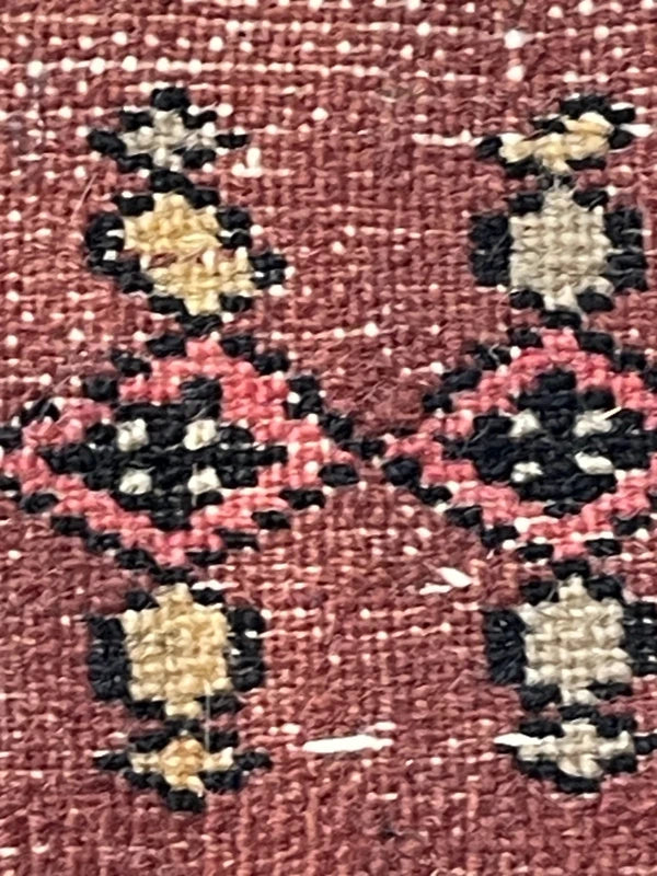 Vintage navy oriental rug 154×96cm – floral medallion, fringed — photograph 11