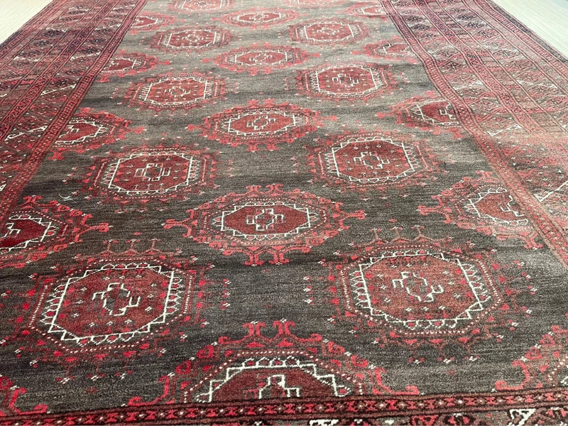 Vintage Afghan Baluch Hand-Knotted Wool Rug Tribal Elephant Foot Design 194 × 133 cm (6'4" × 4'4") — photograph 4