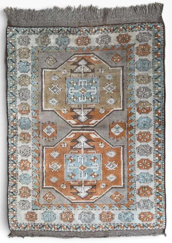 Vintage Hand Knotted Wool Rug 195x133cm – Kazak Caucasian Style — photograph 1