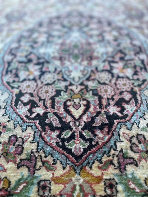 Fine Silk-Look Oriental Rug 89x165cm Cream Blue Medallion Carpet — photograph 2