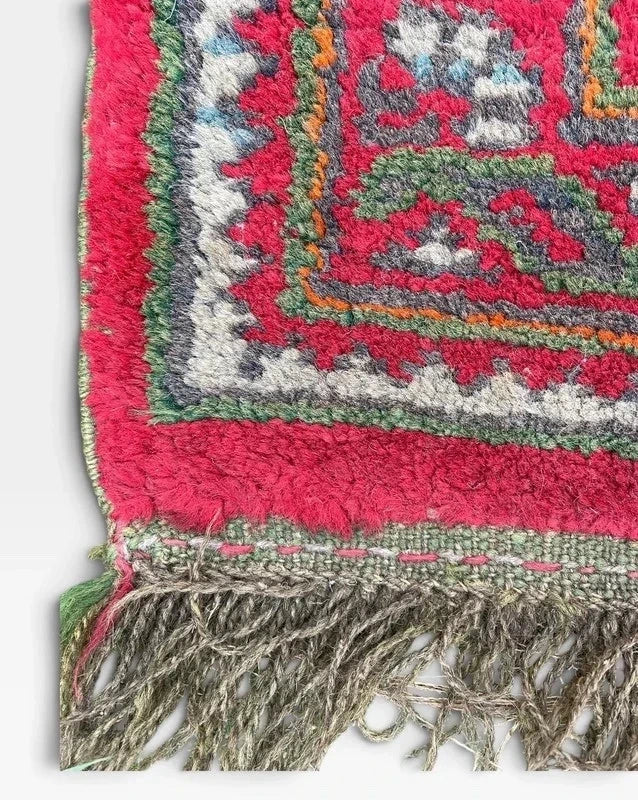 Vintage Eastern Anatolian Turkish Hand-Knotted Wool Runner Rug 351 x 91 cm — photograph 10