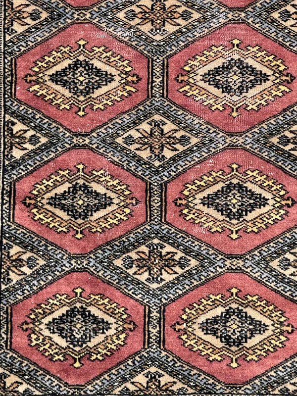 Bokhara Style Rug 154x93cm – Red Gul Pattern – Fringed — photograph 3