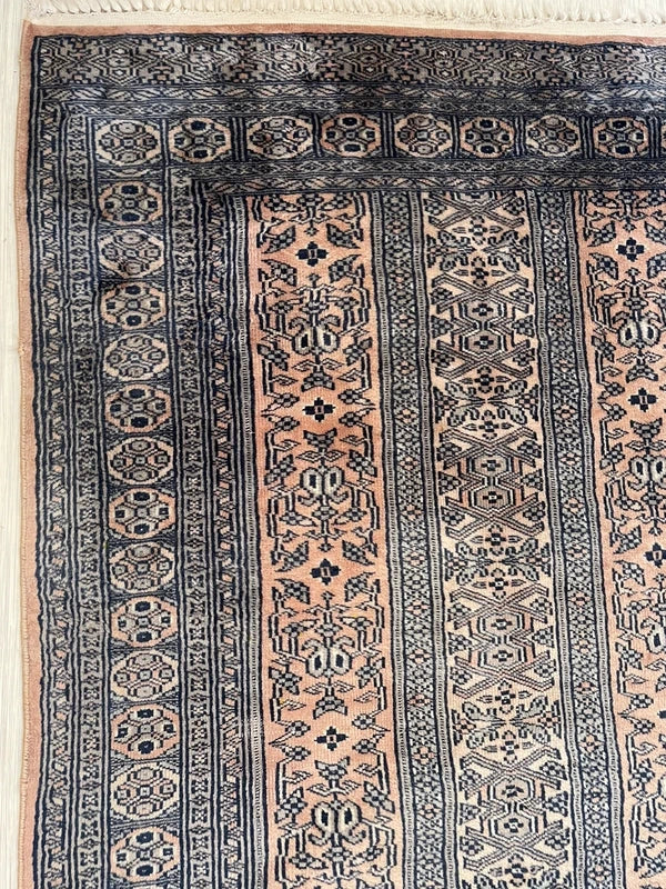 Handmade Hand Knotted Bokhara Style Wool Rug 180 x 136 cm — photograph 8