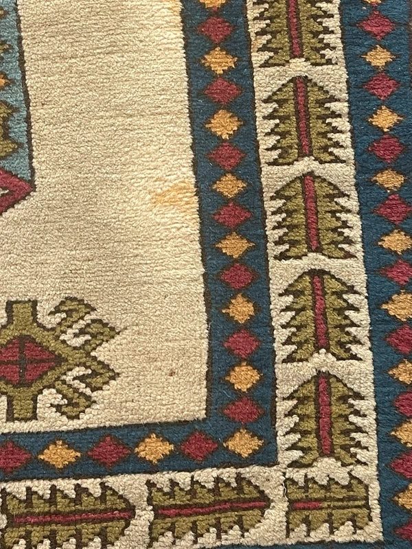 Large Hand Knotted Turkish Rug 252 x 152 cm – Ivory & Pink Geometric Wool Rug — photograph 13