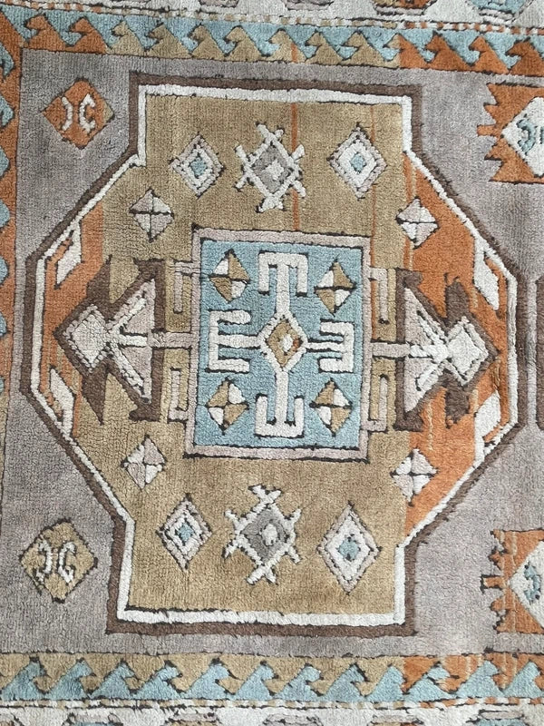 Vintage Hand Knotted Wool Rug 195x133cm – Kazak Caucasian Style — photograph 11