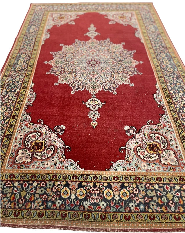Hand-Knotted Vintage Persian Style Rug 157 x 91 cm | Red Medallion | Wool on Cotton — photograph 1