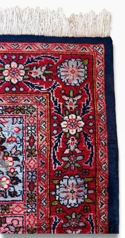 Persian Hand Knotted Wool Bakhtiari Garden Rug 111x178cm — photograph 11