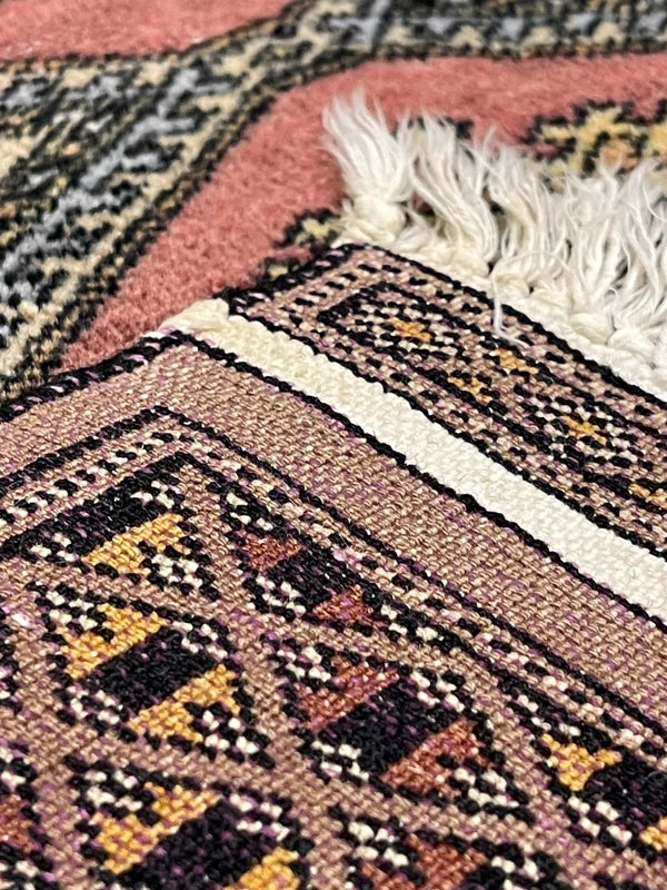 Bokhara Style Rug 154x93cm – Red Gul Pattern – Fringed — photograph 13