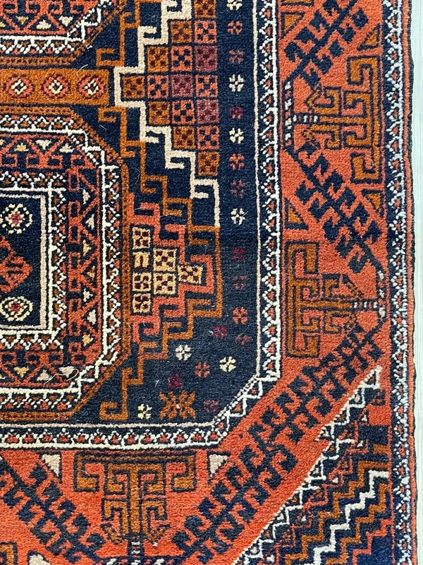 Vintage hand-knotted tribal rug 154 x 86 cm Afghan style geometric wool rug — photograph 11