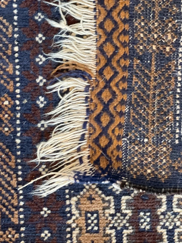 Vintage Baluch Rug 133 x 85 cm Hand Knotted Tribal Wool Carpet — photograph 7