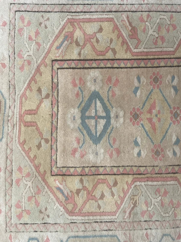 Vintage Turkish Oushak Rug 195 by 127 cm Hand-Knotted Wool, Pastel Geom. Medal — photograph 7