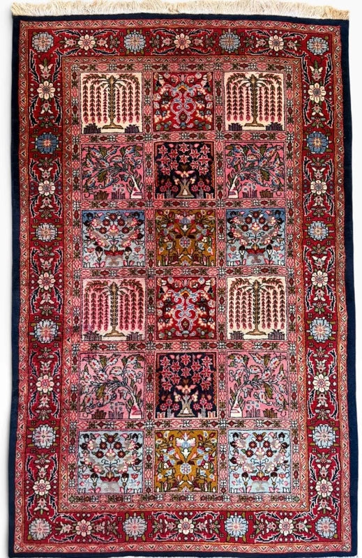 Persian Hand Knotted Wool Bakhtiari Garden Rug 111x178cm — photograph 1