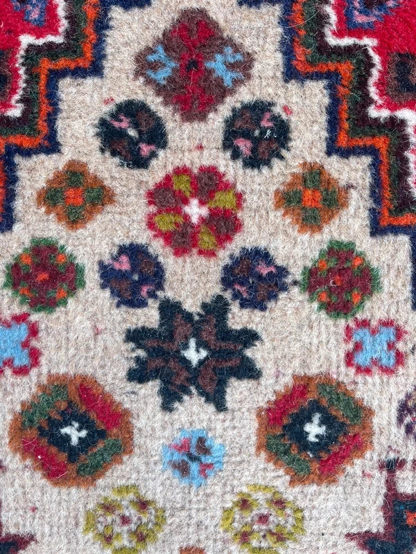 Small Hand Knotted Persian Tribal Rug 132x75cm Wool Qashqai Style — photograph 12