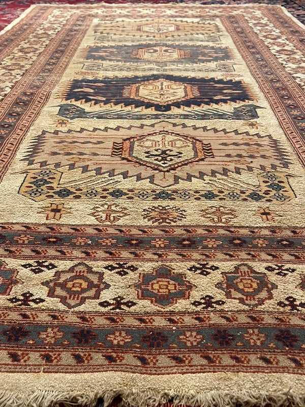 Hand-knotted wool rug with silk highlights – neutral geometric medallions – 184 × 122 cm — photograph 2